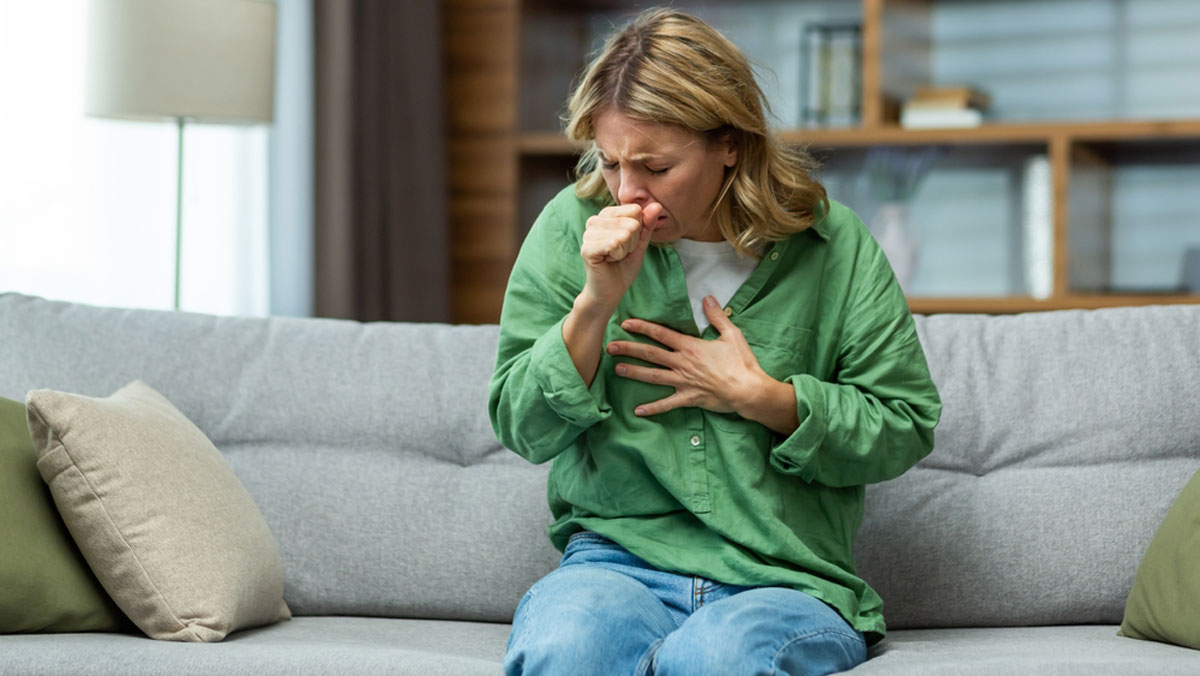 persoana cu simptome de pneumonie