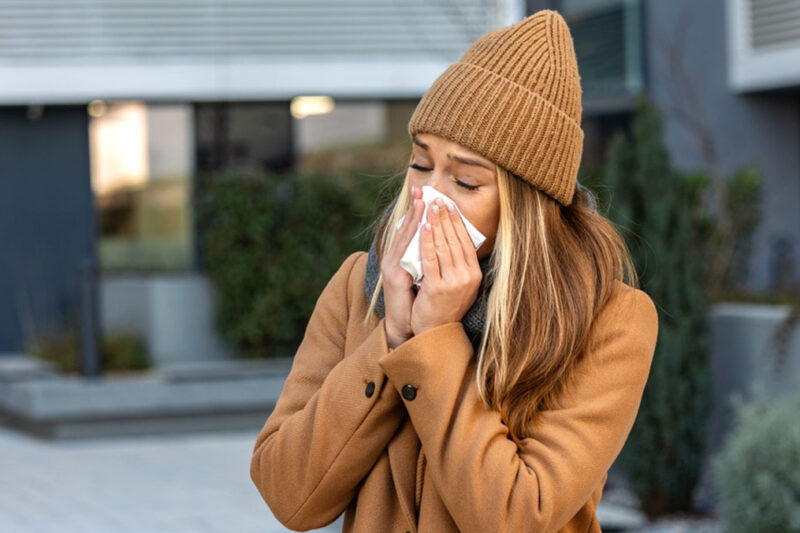 persoana cu simptome de viroza respiratorie